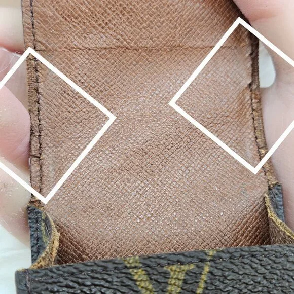 LV  Monogram Accessory Case - Picture 8 of 9